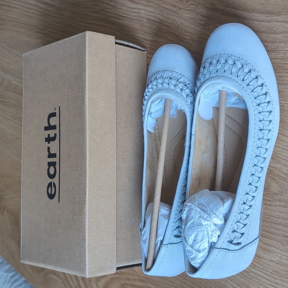 NIB Earth Jett 8M Leather Comfort Ballet Flats Light Blue